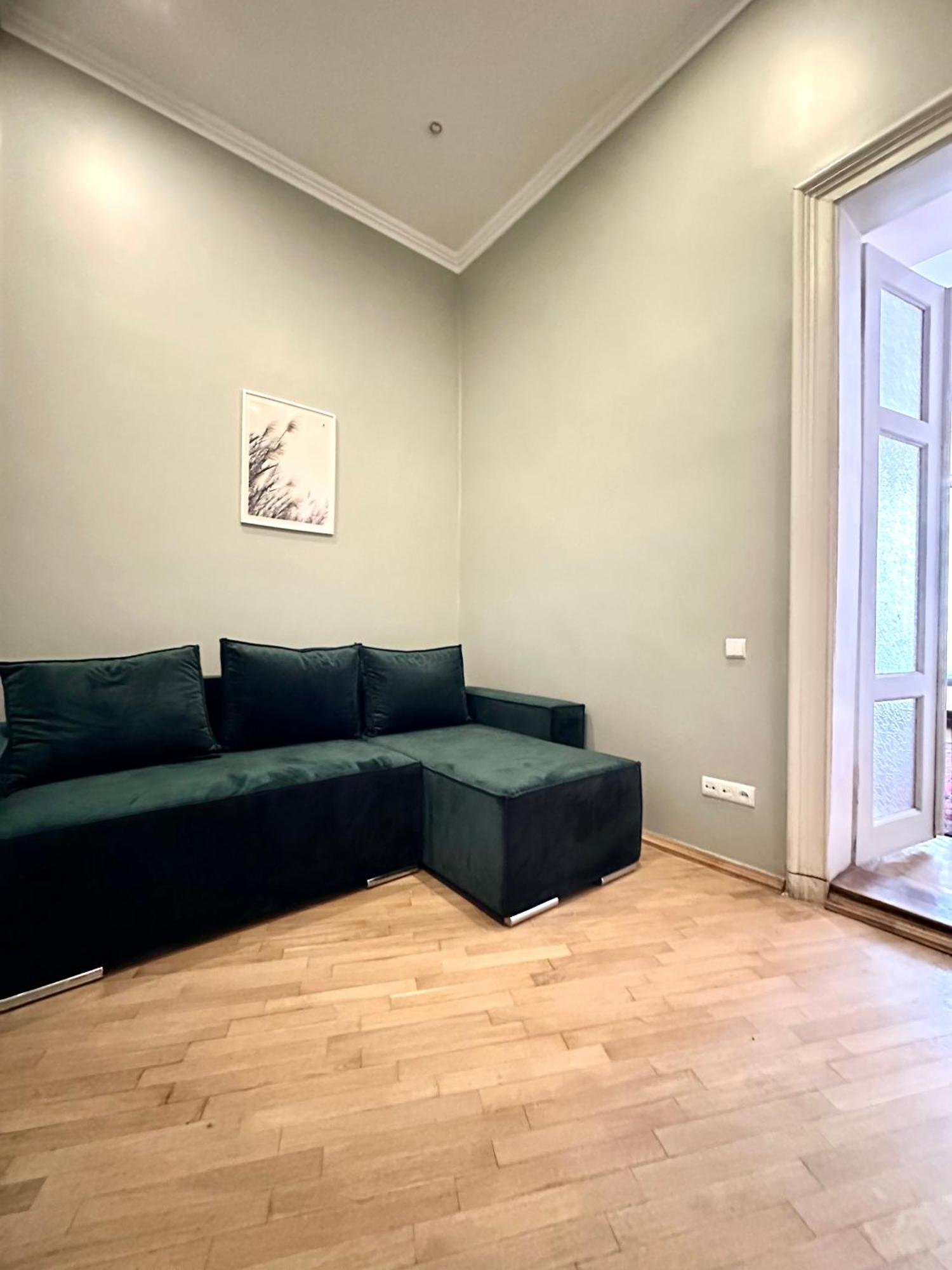 Romantic With Balcony Apartment Lviv